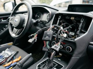 Hvilke bilmodeller kan typisk f� CarPlay/Android Auto eftermonteret?