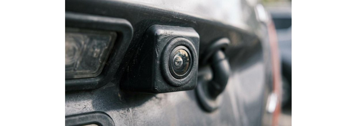 Eftermontering af bakkamera: kabel, tr�dl�st eller OEM-integration?
