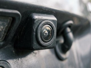 Eftermontering af bakkamera: kabel, tr�dl�st eller OEM-integration?