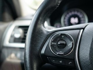 au2TEK fartbegr�nser montering med OEM-betjening i bil