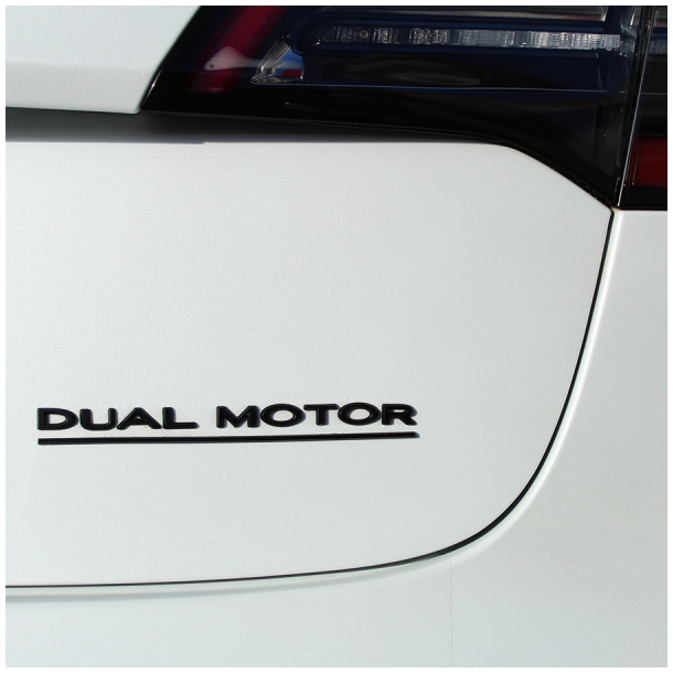 &#34;Dual Motor&#34; logo i mat sort - Tesla 3/Y