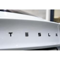 Logo bogstaver i mat sort - Tesla 3/Y